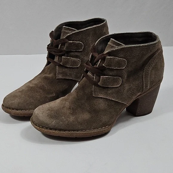 Clarks Artisan Carleta Lyon Mushroom Brown Suede Leather Lace Up Ankle Bootie - Picture 3 of 16